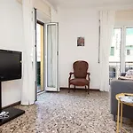Casa Liberta - Downtown Modern With Airconditioning サンレモ